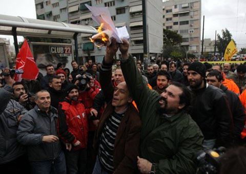 striking Greek transport workers